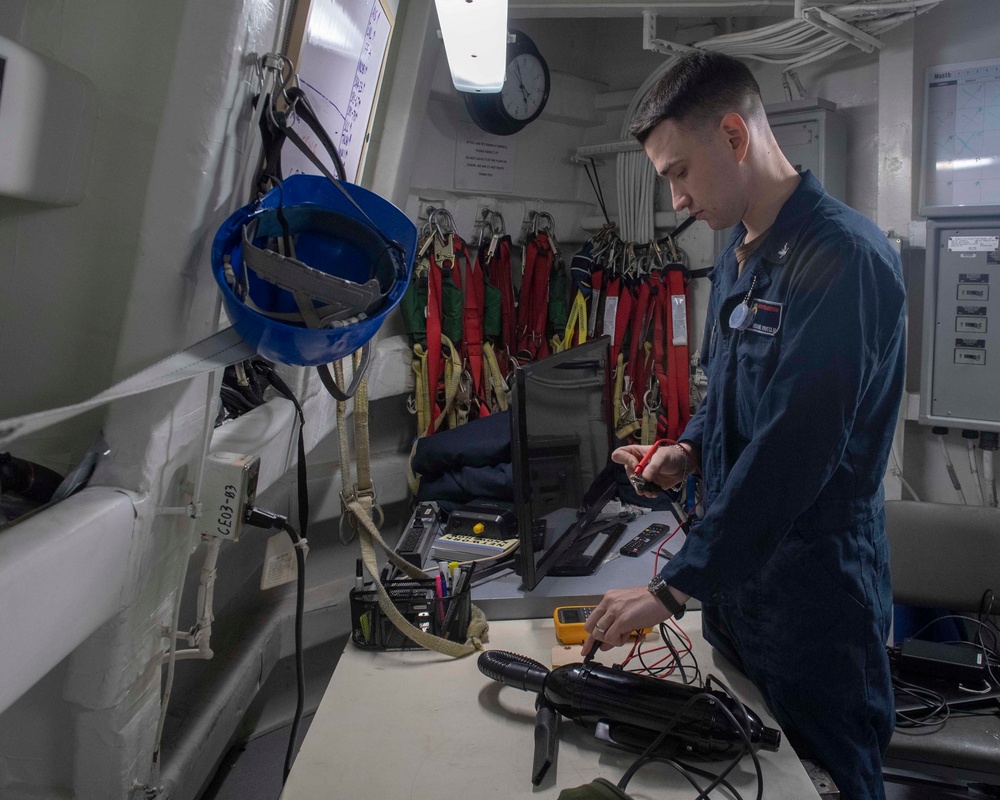 Combat Systems Watch Team Onboard USS Mustin