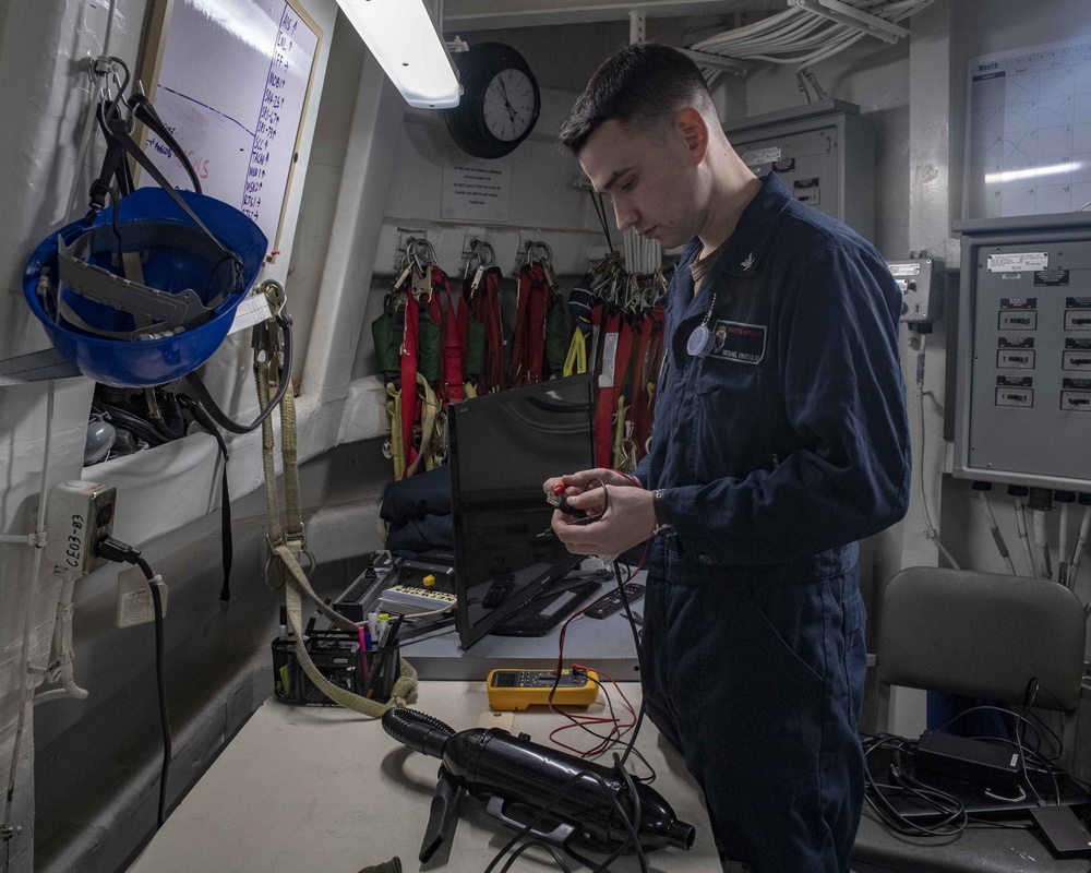 Combat Systems Watch Team Onboard USS Mustin