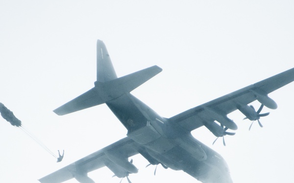 NSW practice jumps near RAF Mildenhall