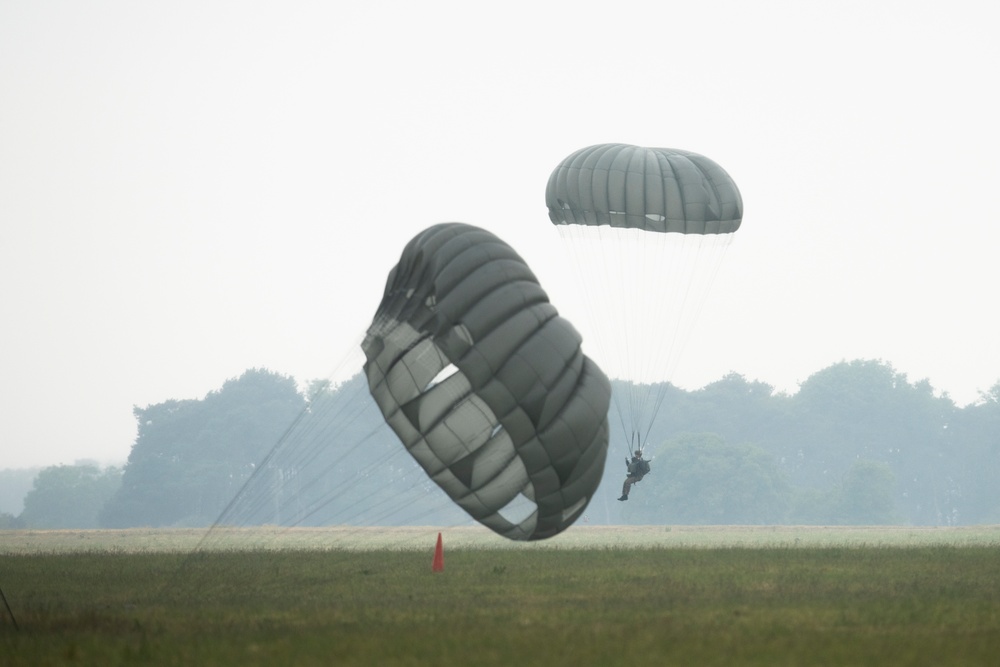 NSW practice jumps near RAF Mildenhall