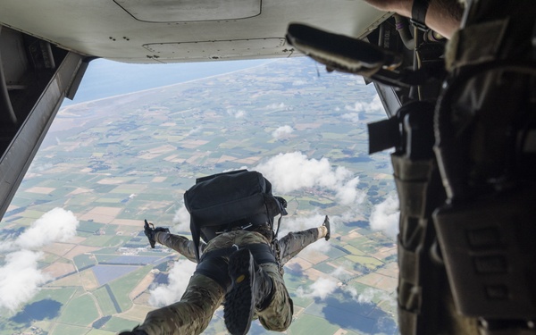 NSW practice jumps near RAF Mildenhall