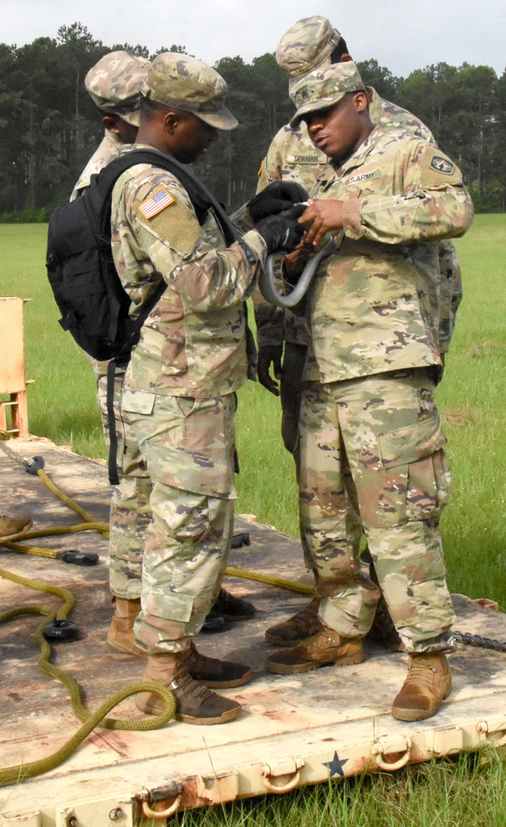 Soldiers apply skills to sling load operations