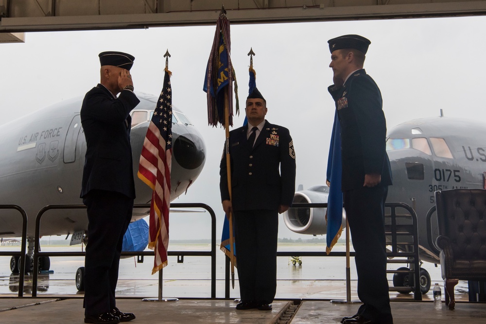 305th AMW changes command