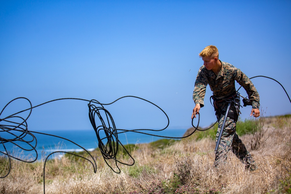 15th MEU’s small boat raid specialists take on rugged terrain