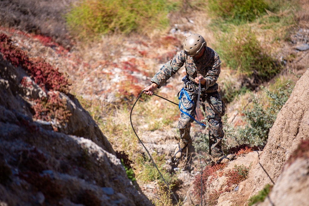 15th MEU’s small boat raid specialists take on rugged terrain