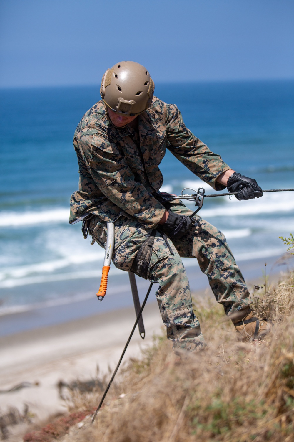 15th MEU’s small boat raid specialists take on rugged terrain