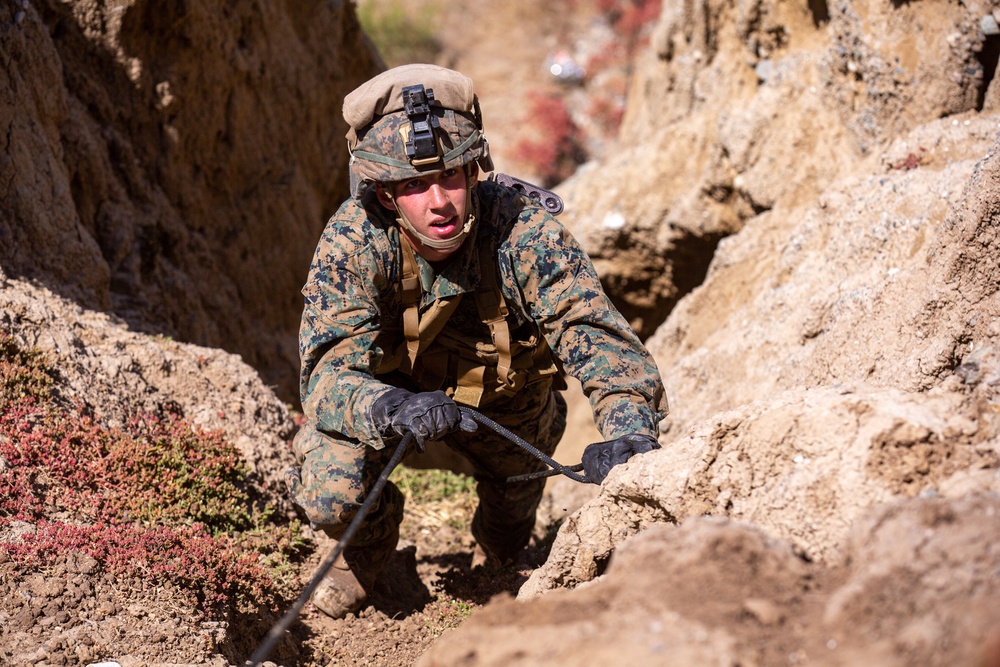 15th MEU’s small boat raid specialists take on rugged terrain