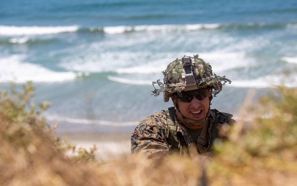 15th MEU’s small boat raid specialists take on rugged terrain