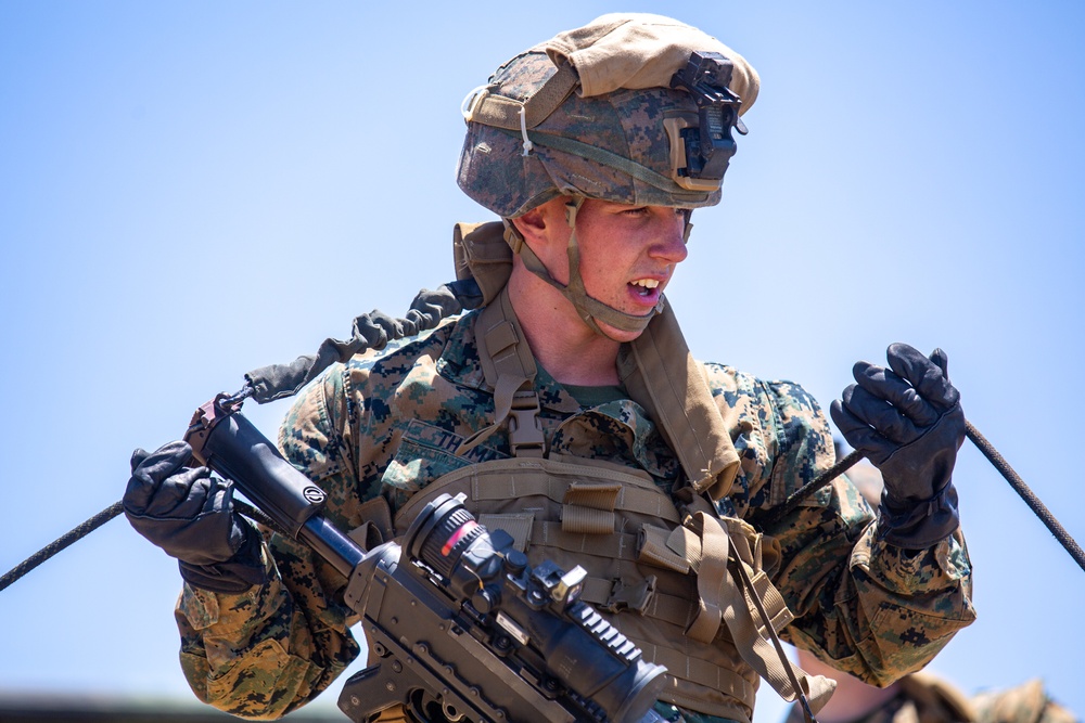 15th MEU’s small boat raid specialists take on rugged terrain