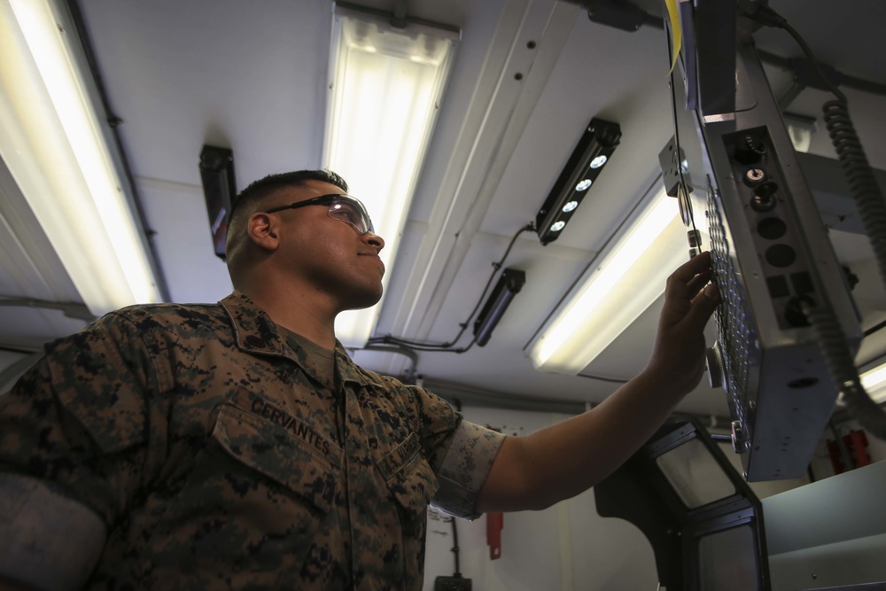 1st Marine Logistics Group Marine Wins Innovation Award