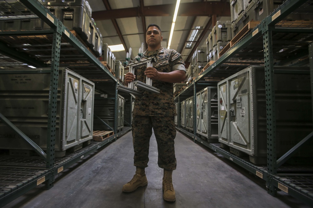 1st Marine Logistics Group Marine Wins Innovation Award