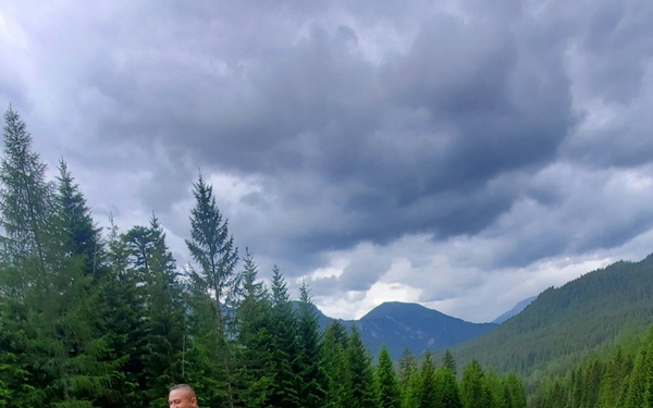 U.S. Navy Sailor Wins the Army’s BOSS Endurance Run Challenge