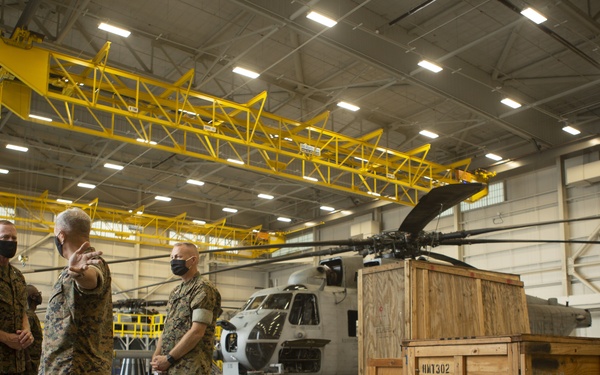 Maj. Gen. Edward Banta visits Camp Lejeune, New River.