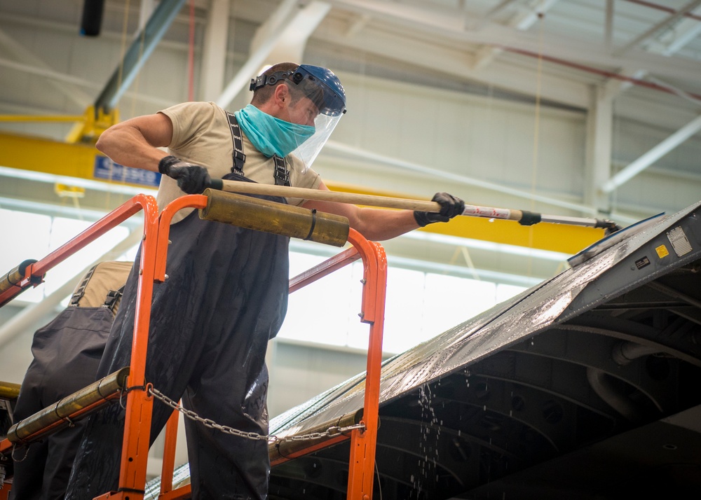 103rd maintainers keep C-130s clean and ready