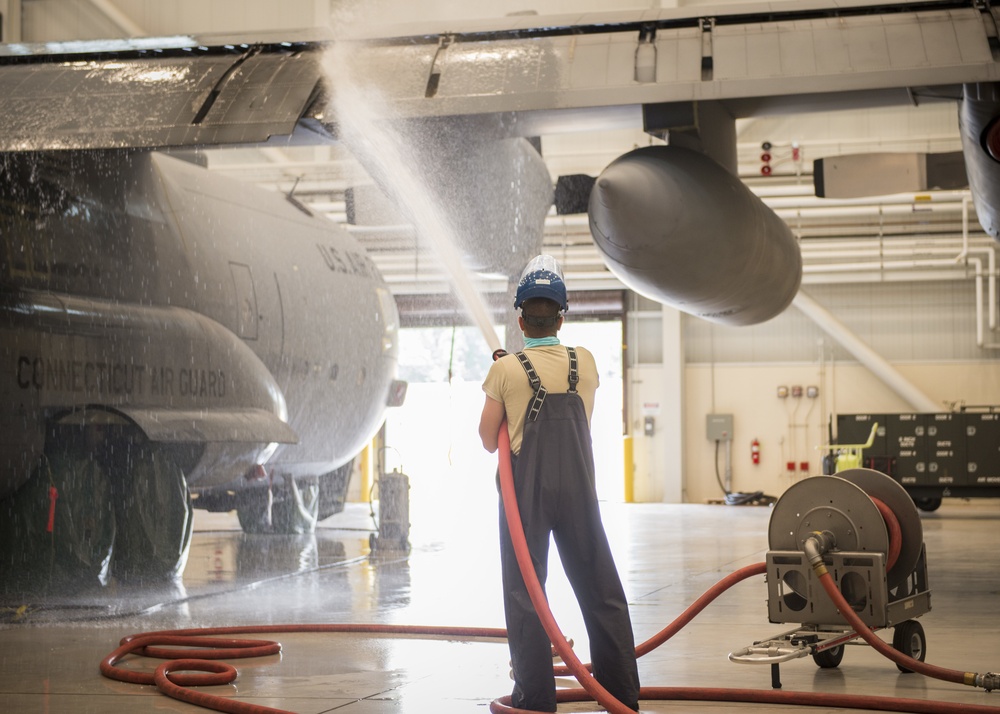 103rd maintainers keep C-130s clean and ready