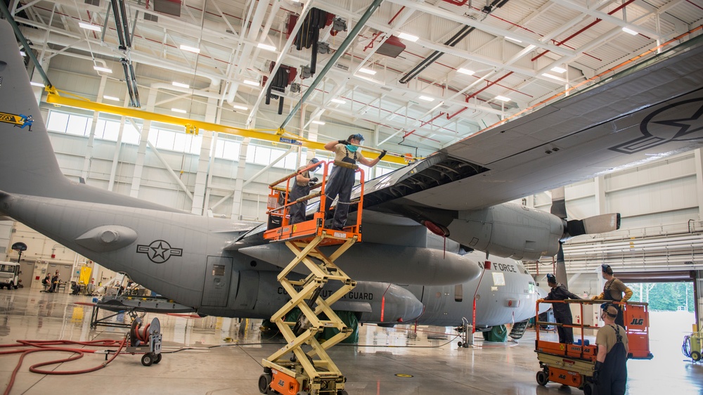 103rd maintainers keep C-130s clean and ready