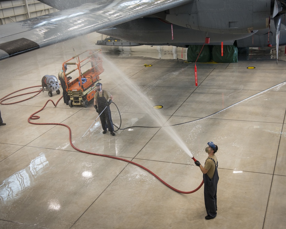 103rd maintainers keep C-130s clean and ready