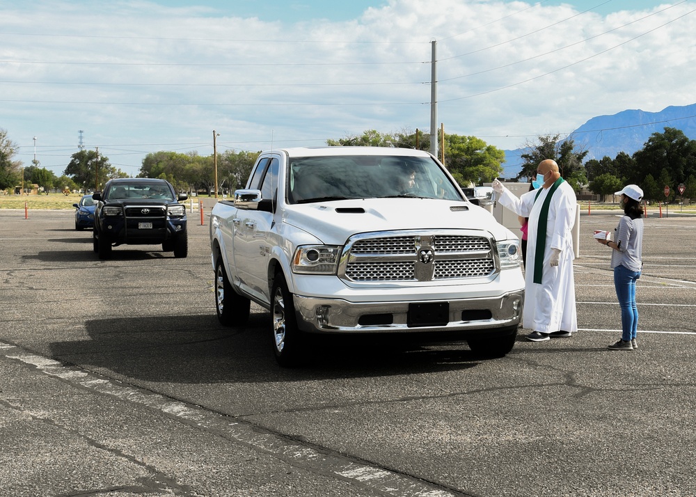KAFB holds first &quot;drive-in&quot; service
