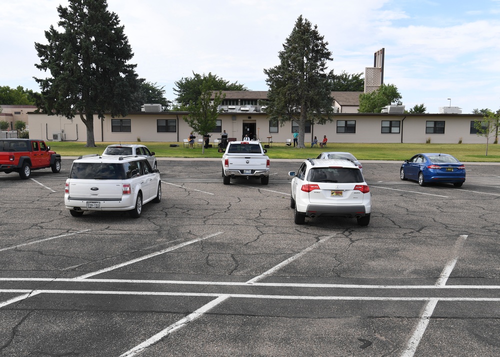 KAFB holds first &quot;drive-in&quot; service