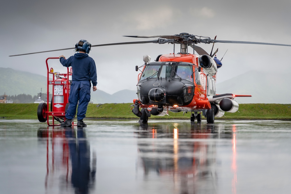 Air Station Kodiak aircrew prepares for SAR case launch