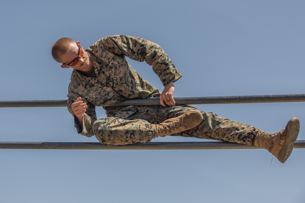1st LAR Conducts Obstacle Course