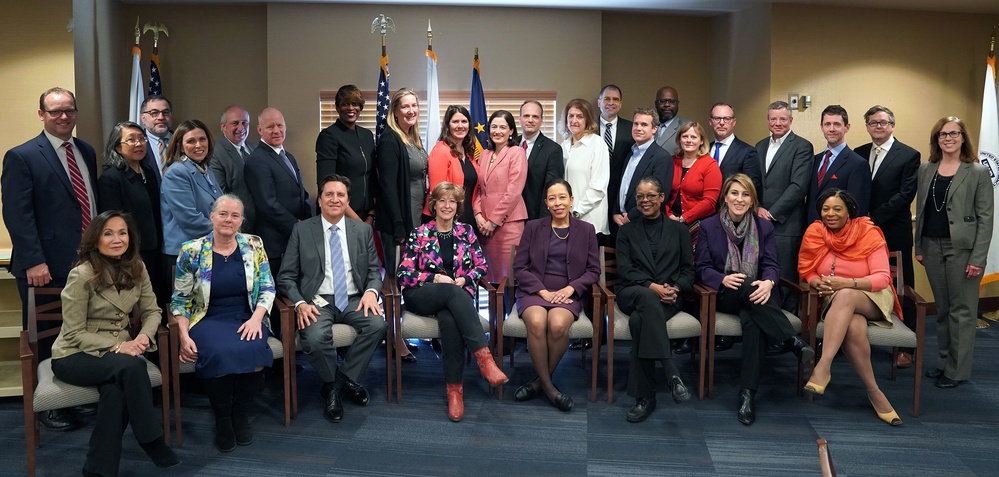 DAAID Bonnie Glick presents 2019 SES appointees