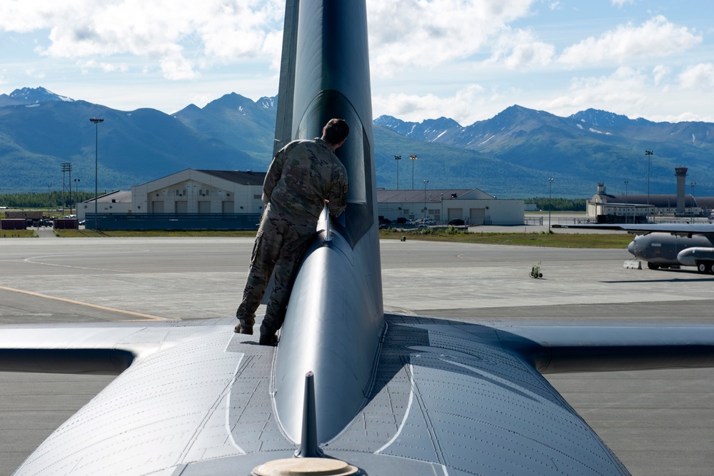 Alaska Guardsmen load the mission