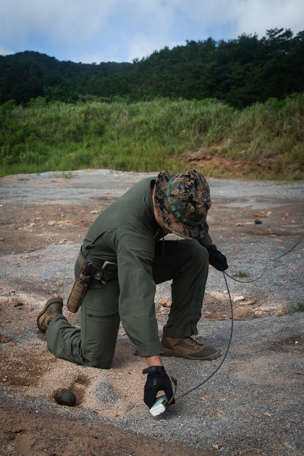 CLB 31, 31st MEU detonates explosive ordinance