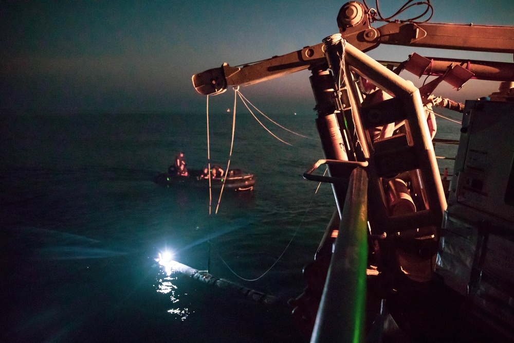Mine Hunting in the Arabian Gulf