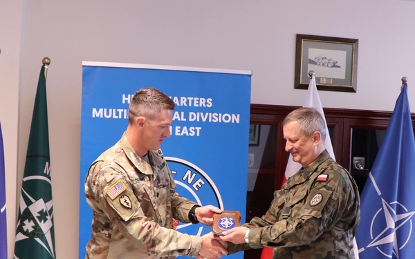 Incoming eFP Commander visits MND-NE