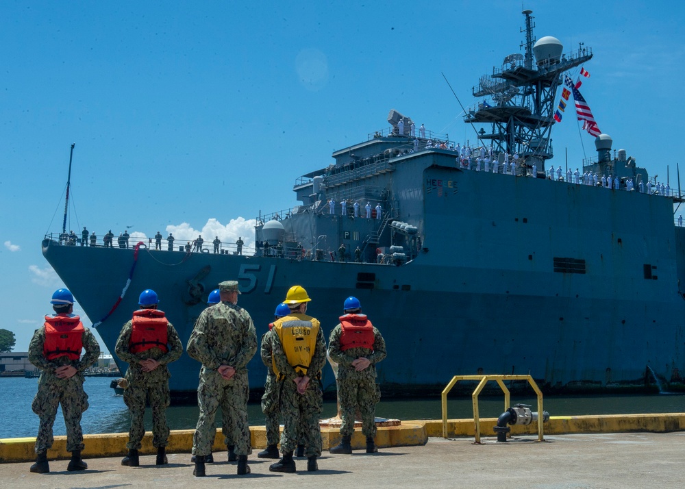 USS Oak Hill Return to Homeport