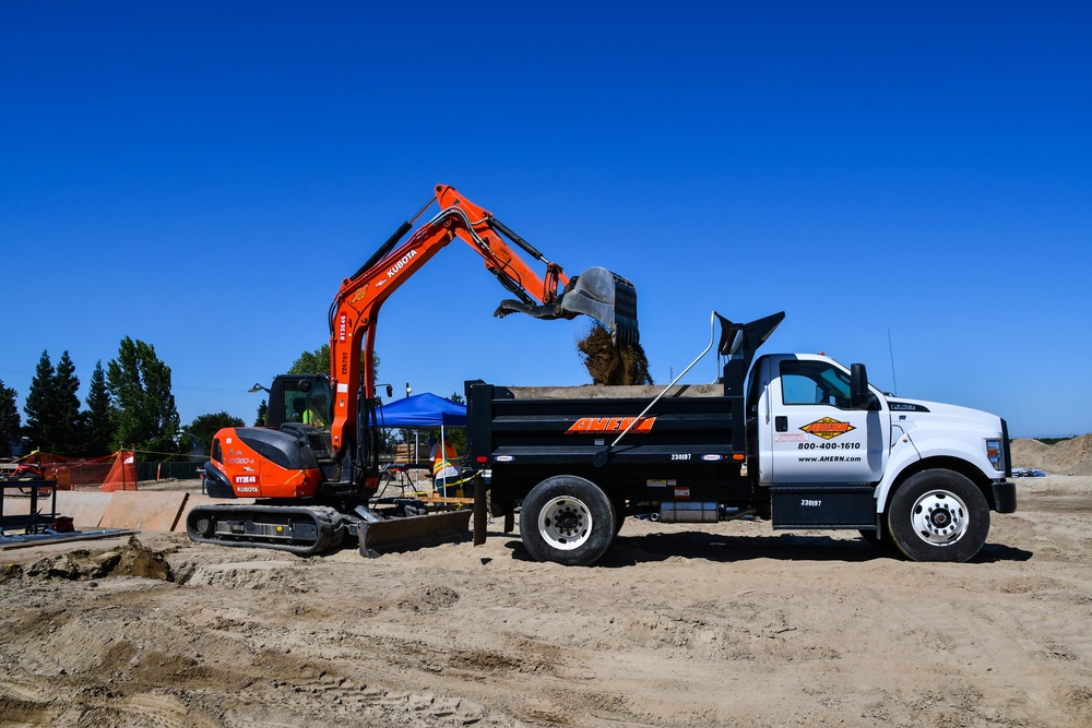 Sacramento District continues site raise at future VA clinic