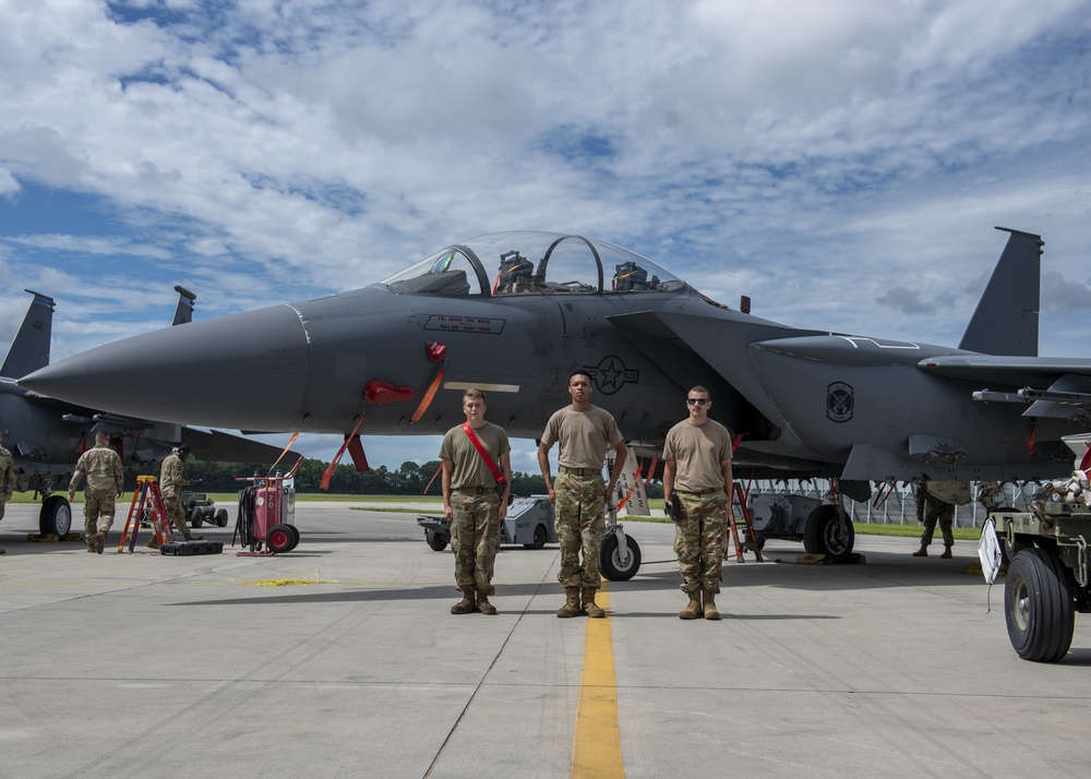 4th MXG Airmen compete in quarterly Load Crew Competition