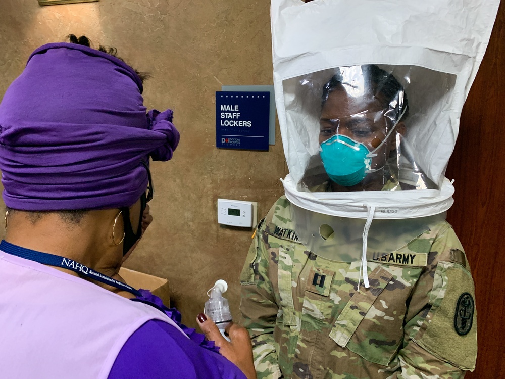 Soldiers provide support to United Memorial Medical Center in Houston