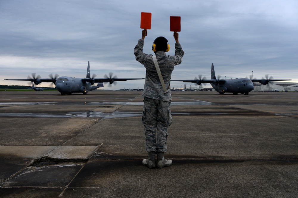 Dyess, Little Rock conduct largest formation flight in C-130J history