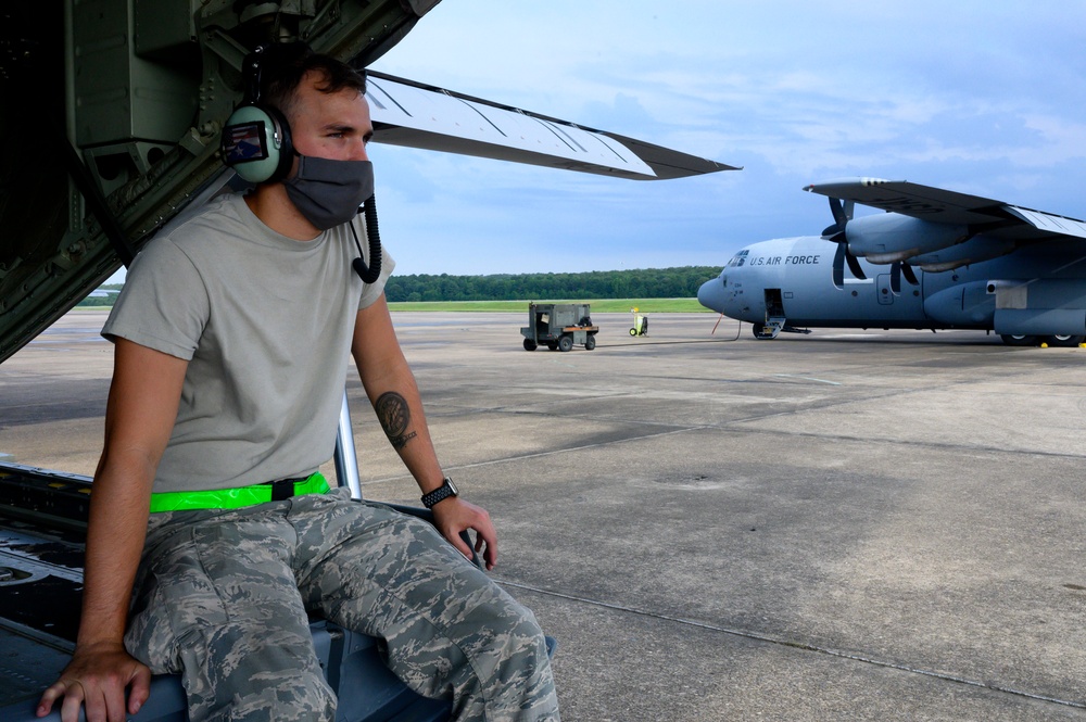 Dyess, Little Rock conduct largest formation flight in C-130J history