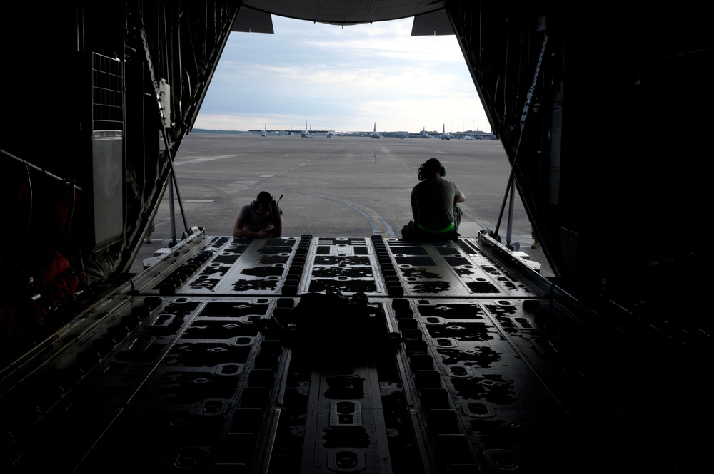 Dyess, Little Rock conduct largest formation flight in C-130J history