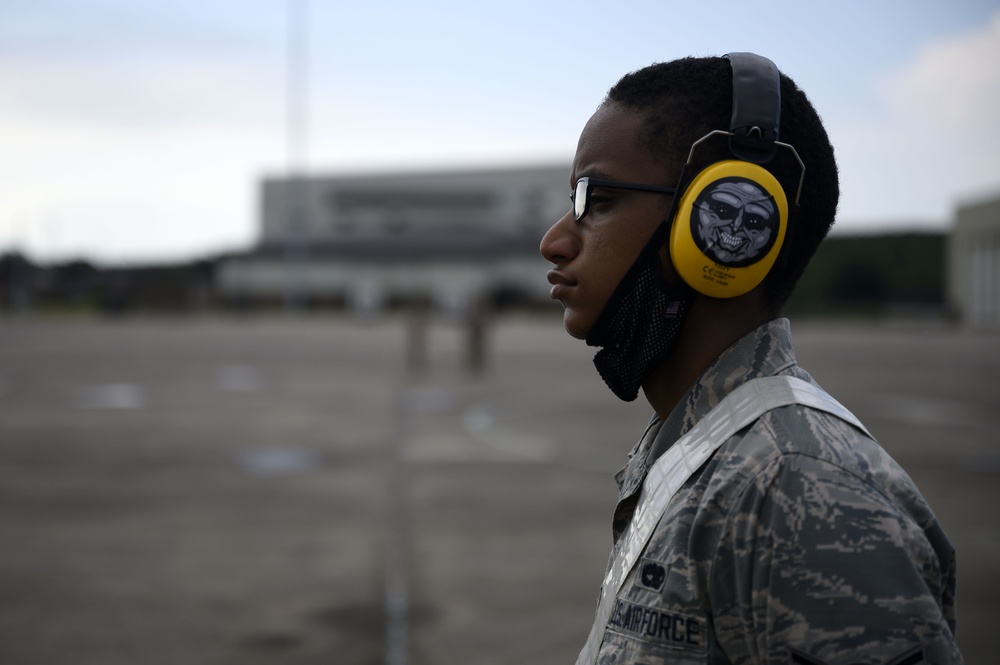 Dyess, Little Rock conduct largest formation flight in C-130J history