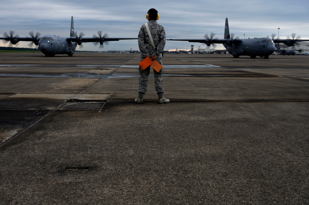 Dyess, Little Rock conduct largest formation flight in C-130J history