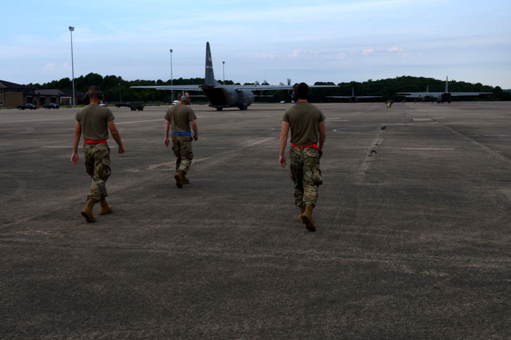 Dyess, Little Rock conduct largest formation flight in C-130J history