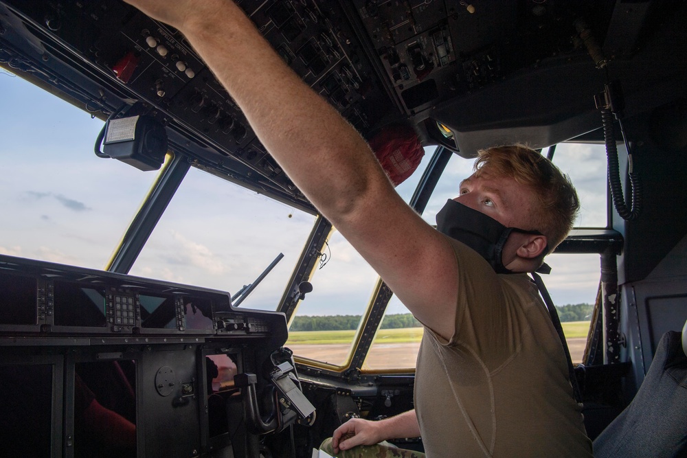 Dyess, Little Rock conduct largest formation flight in C-130J history