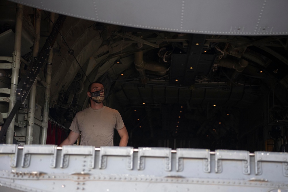 Dyess, Little Rock conduct largest formation flight in C-130J history