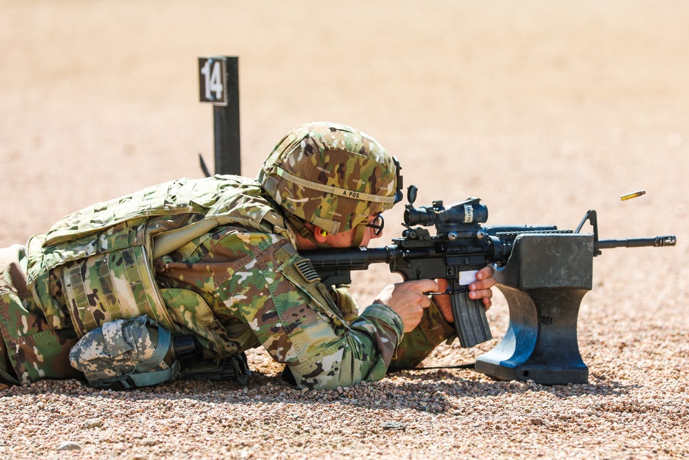 SISCO, HHBn, 4th Infantry Division Soldiers qualify at the range