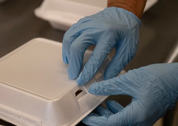 MCIPAC food services provide thousands of boxed meals for Marines on restriction of movement