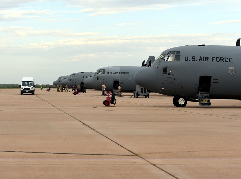 Dyess, Little Rock conduct largest formation flight in C-130J history