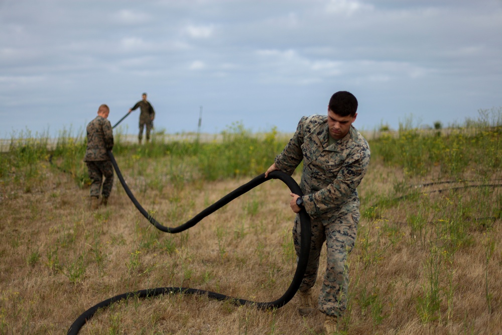 15th MEU Marines set up a FARP