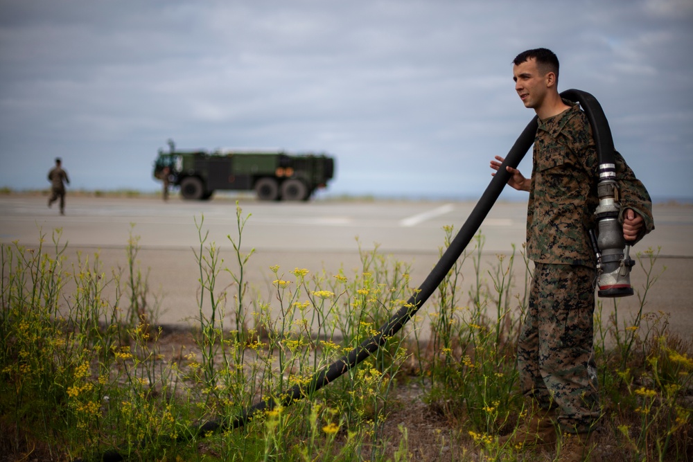 15th MEU Marines set up a FARP