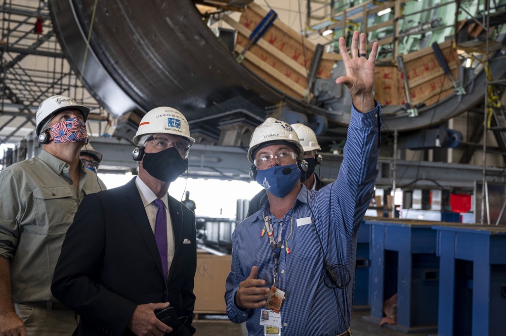 SECNAV Tours General Dynamics  Electric Boat RI