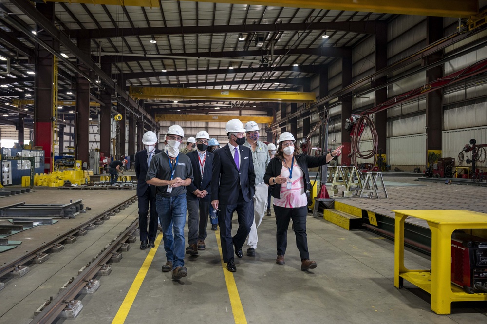 SECNAV Visits Fincantieri Marinette Marine