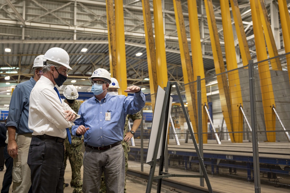 SECNAV Visits Huntington Ingalls Industries Pascagoula